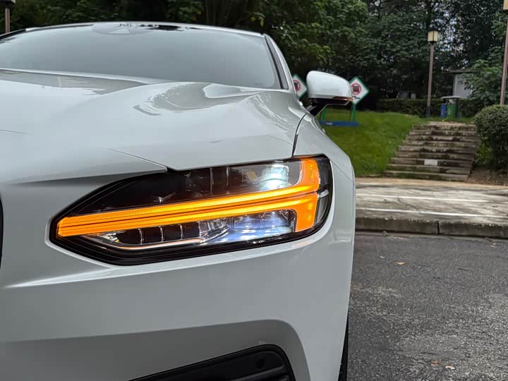 Фото 4 - Volvo S90 Hybrid