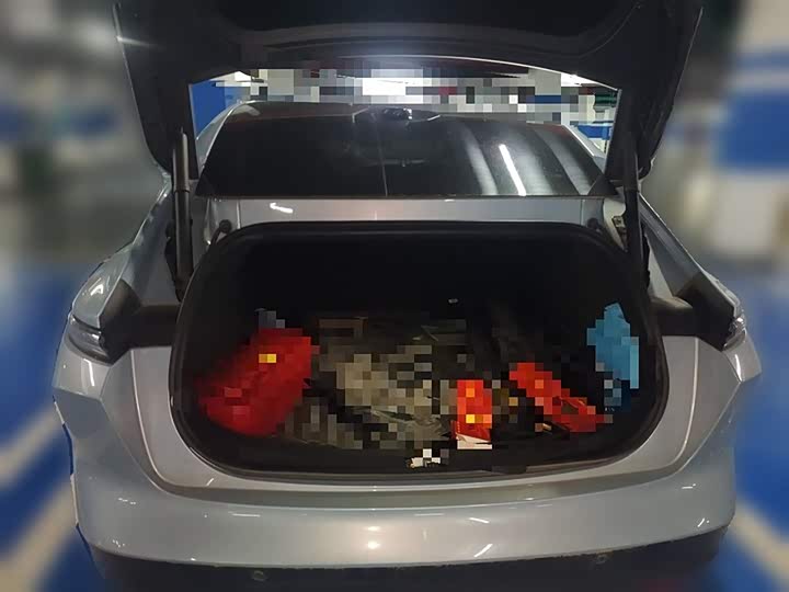 Фото 10 - Nio ET5