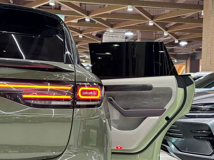 Фото 10 - Leapmotor C11