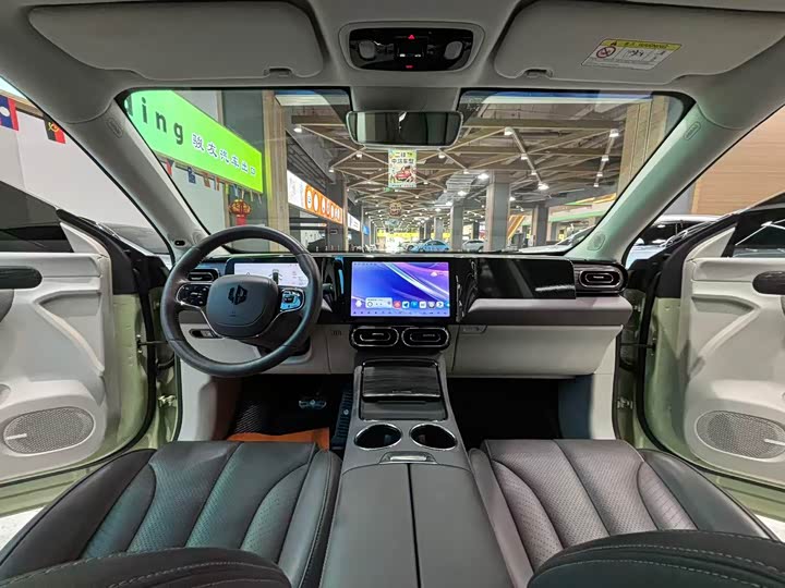 Фото 22 - Leapmotor C11