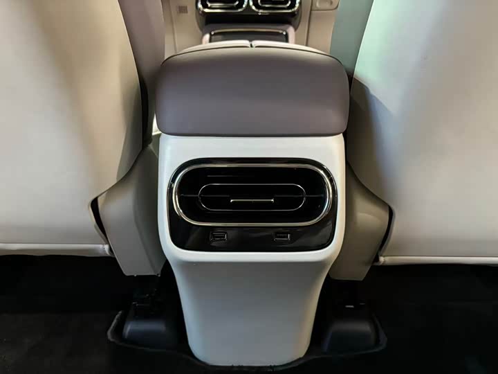 Фото 32 - Leapmotor C11