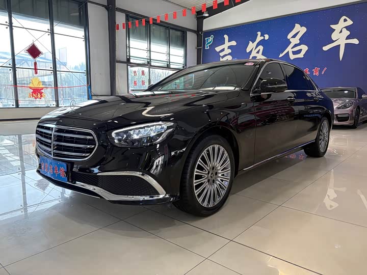 Фото 1 - Mercedes-Benz E-Class