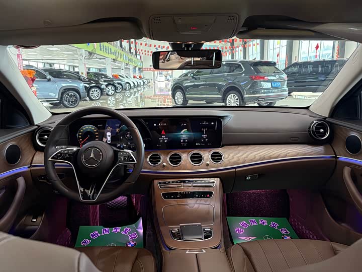 Фото 5 - Mercedes-Benz E-Class