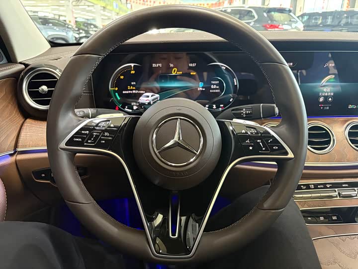 Фото 6 - Mercedes-Benz E-Class