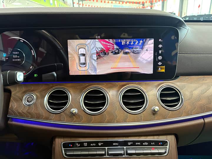 Фото 7 - Mercedes-Benz E-Class