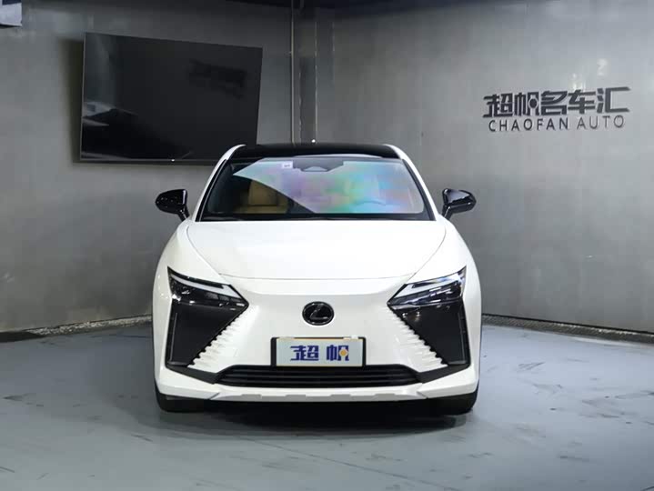 Фото 2 - Lexus RZ