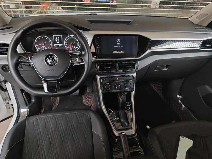 Фото 10 - Volkswagen T-Cross