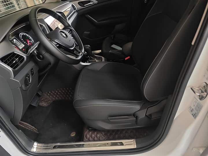 Фото 15 - Volkswagen T-Cross