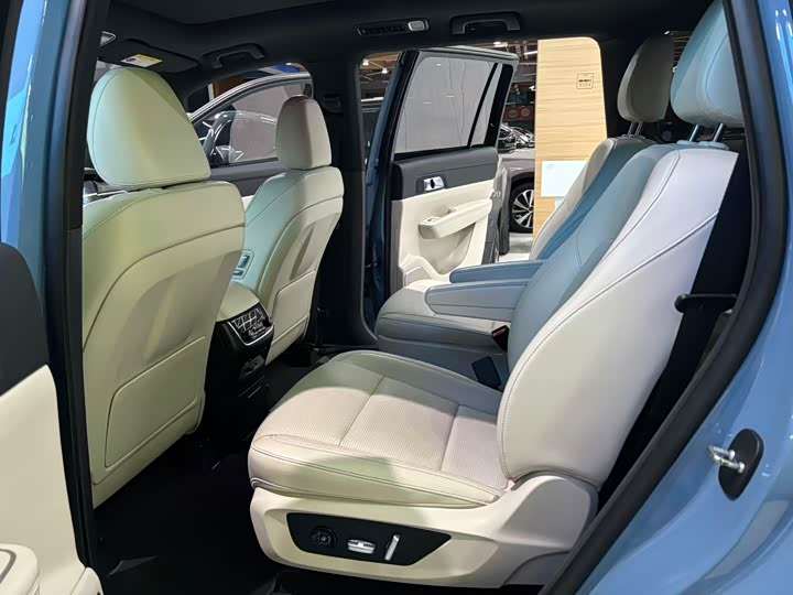 Фото 14 - LiXiang One