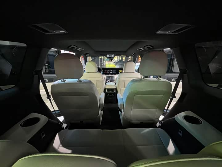 Фото 18 - LiXiang One