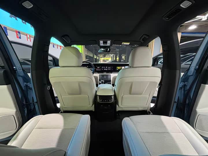 Фото 23 - LiXiang One