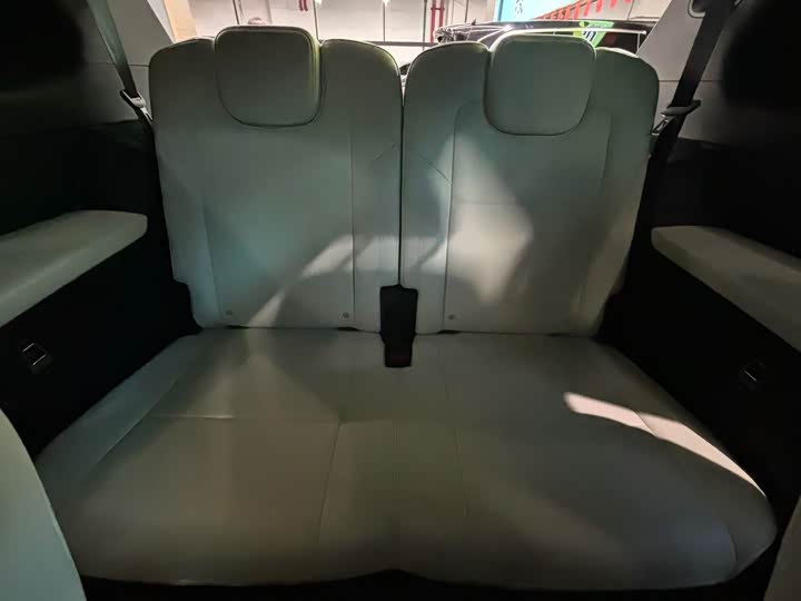 Фото 24 - LiXiang One