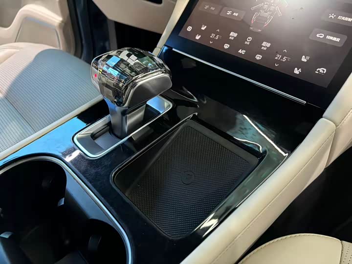 Фото 26 - LiXiang One