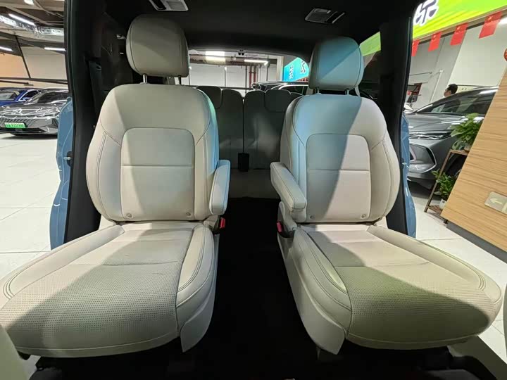 Фото 27 - LiXiang One