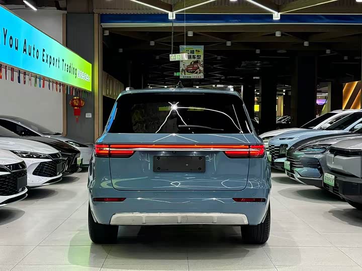 Фото 7 - LiXiang One