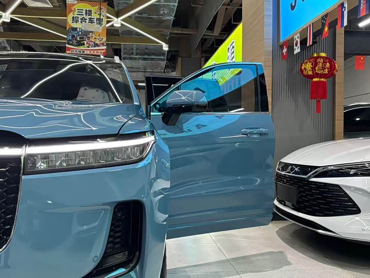 Фото 9 - LiXiang One