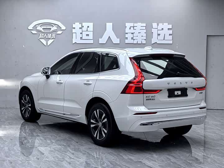 Фото 14 - Volvo XC60