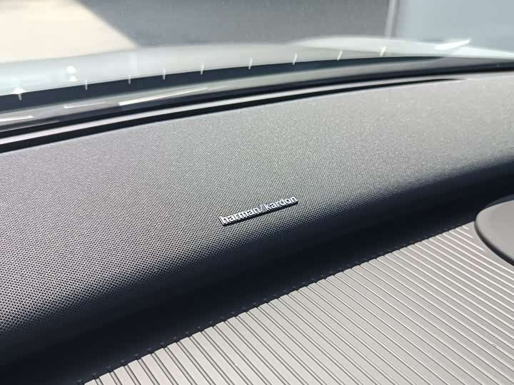 Фото 11 - Volvo EX30