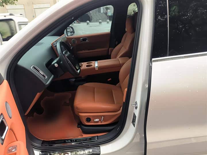 Фото 15 - LiXiang L6