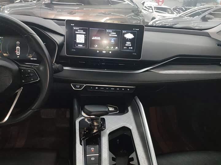 Фото 13 - Geely Preface