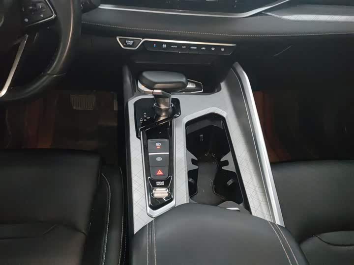 Фото 14 - Geely Preface