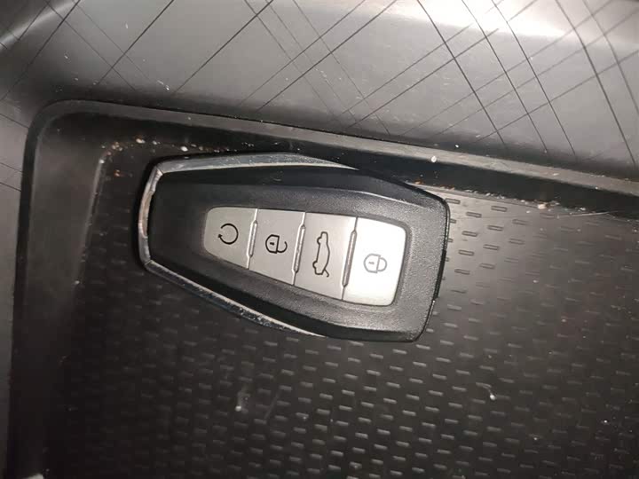 Фото 9 - Geely Preface