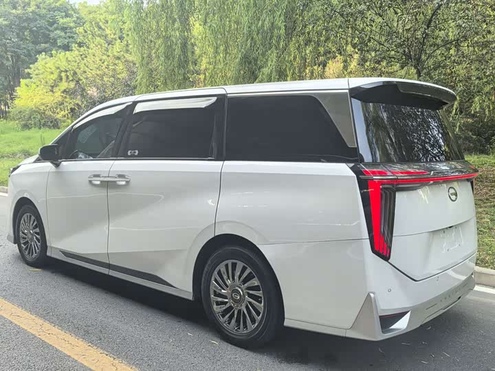 Фото 10 - GAC Trumpchi M8