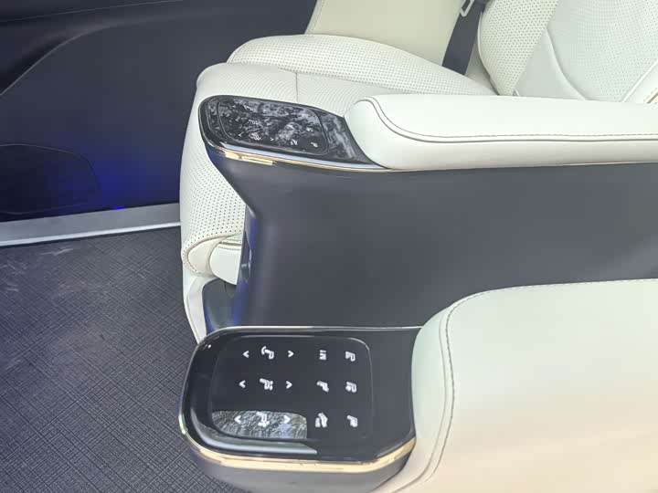 Фото 13 - GAC Trumpchi M8