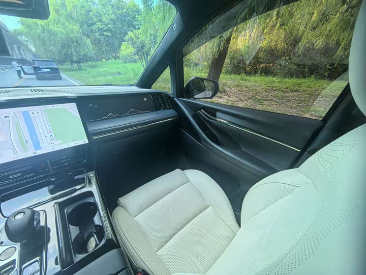 Фото 14 - GAC Trumpchi M8