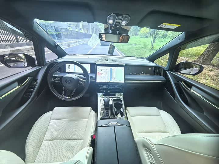 Фото 17 - GAC Trumpchi M8