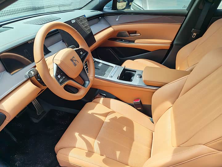 Фото 2 - BYD Han L