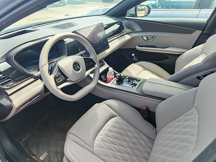 Фото 2 - BYD Han