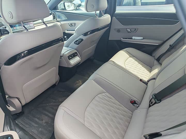 Фото 4 - BYD Han