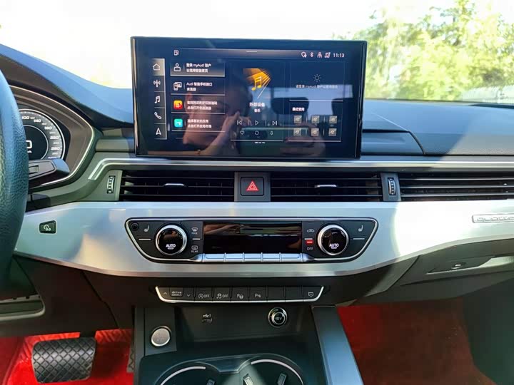 Фото 13 - Audi A4L