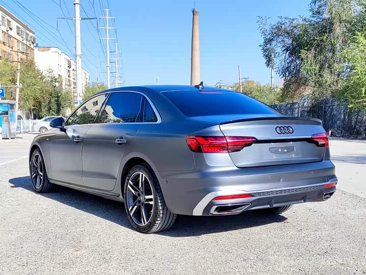 Фото 6 - Audi A4L