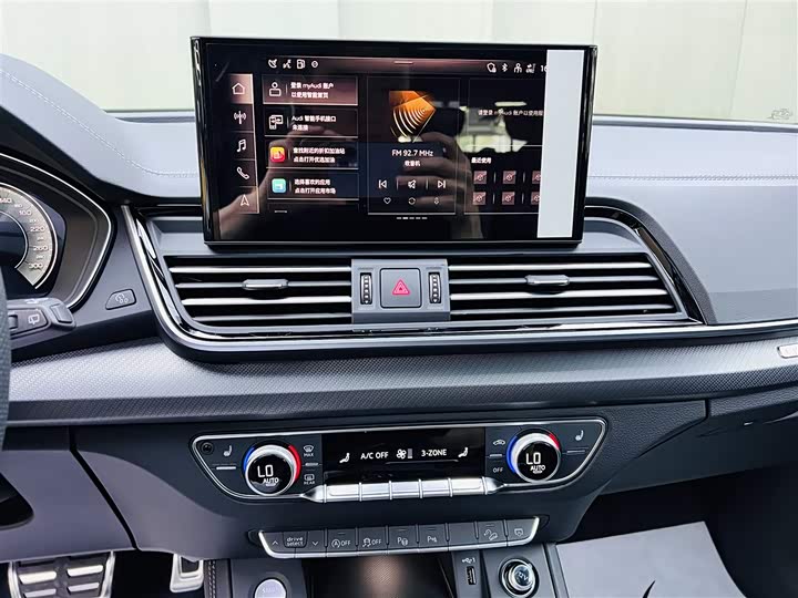 Фото 14 - Audi Q5L