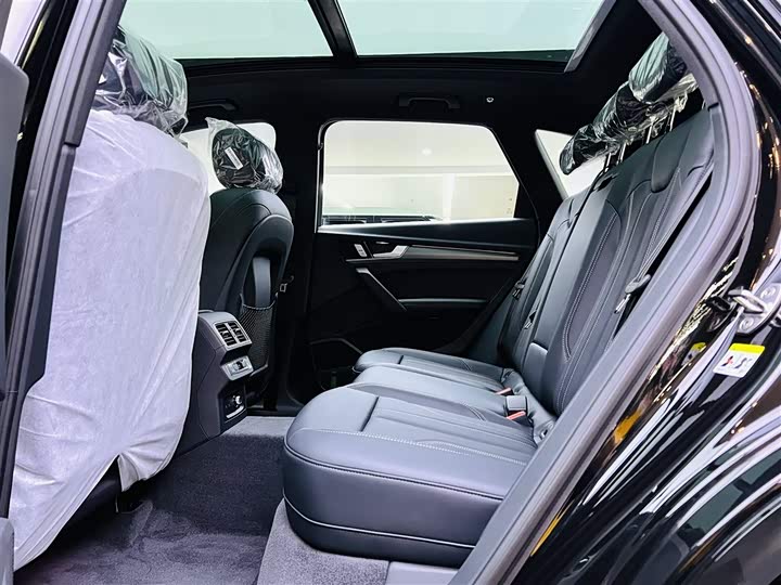 Фото 16 - Audi Q5L