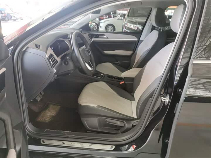 Фото 10 - Volkswagen Lavida