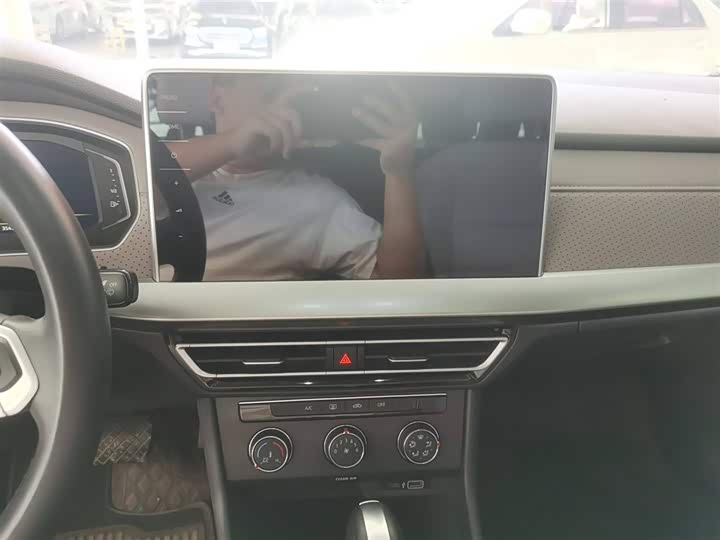 Фото 6 - Volkswagen Lavida