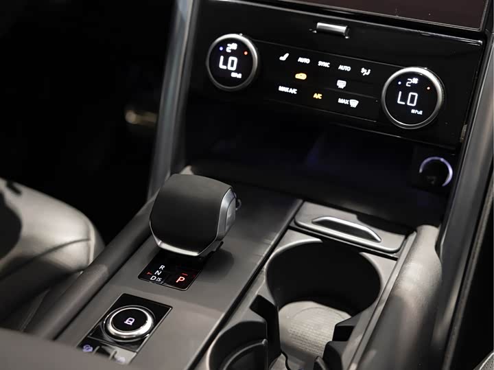 Фото 10 - Land Rover Discovery