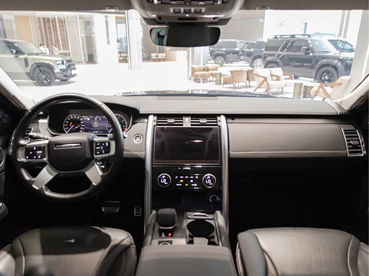 Фото 11 - Land Rover Discovery