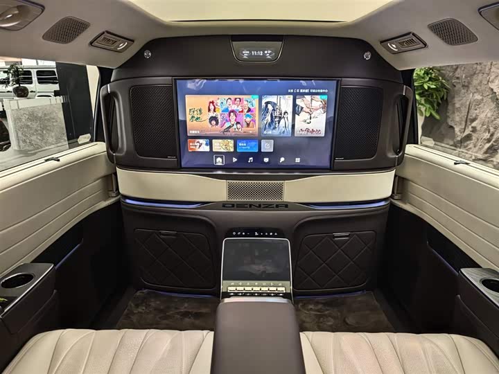 Фото 11 - Denza D9