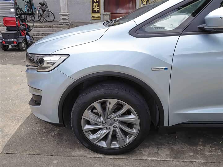 Фото 23 - Geely Jiaji Hybrid