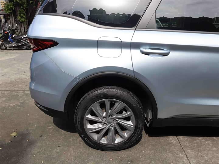 Фото 24 - Geely Jiaji Hybrid