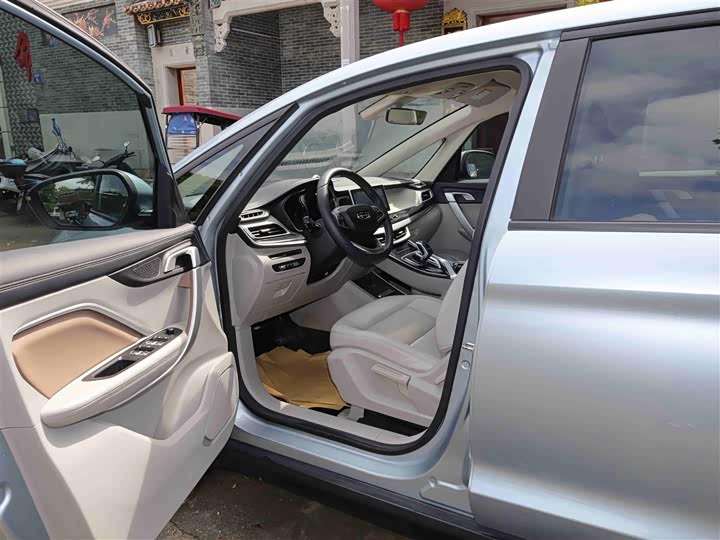 Фото 4 - Geely Jiaji Hybrid