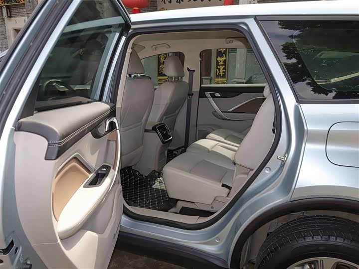 Фото 6 - Geely Jiaji Hybrid