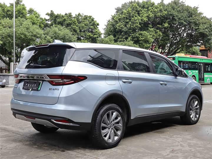 Фото 7 - Geely Jiaji Hybrid