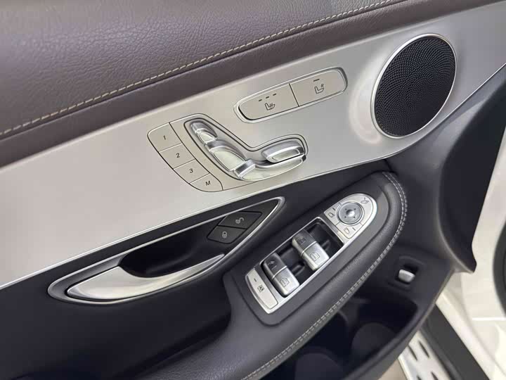 Фото 13 - Mercedes-Benz GLC-Class