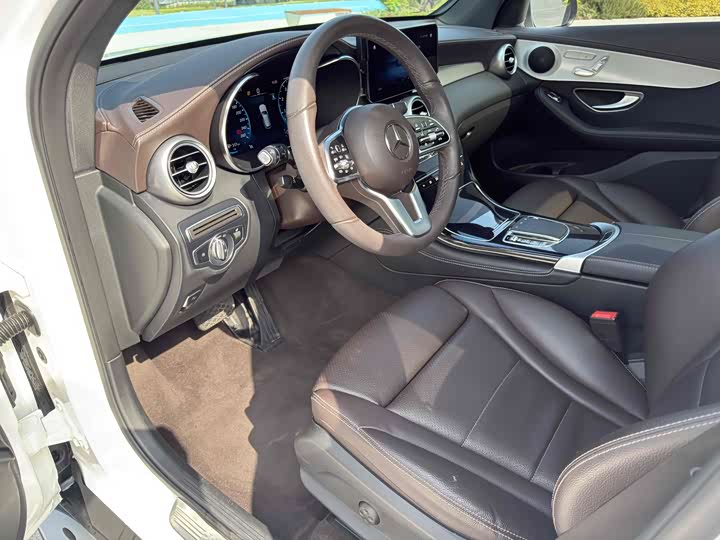 Фото 26 - Mercedes-Benz GLC-Class