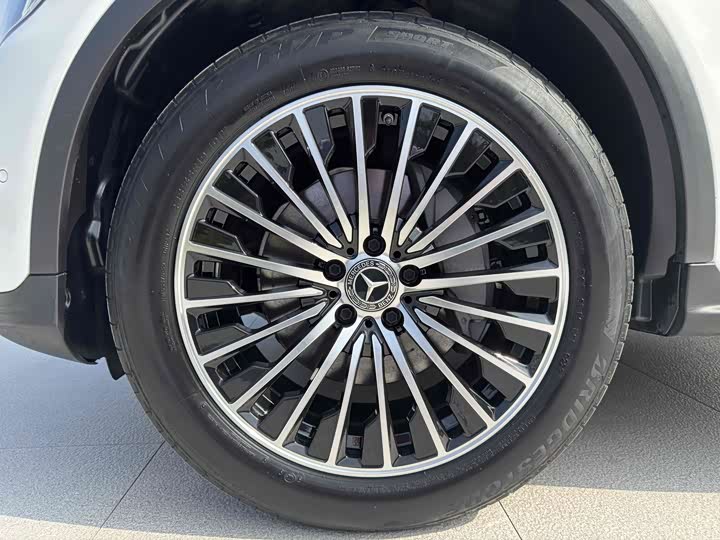 Фото 35 - Mercedes-Benz GLC-Class